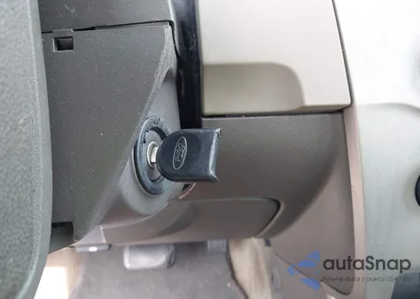 2008 Ford Focus S z USA, uszkodzony, nr VIN 1FAHP34N28W148347